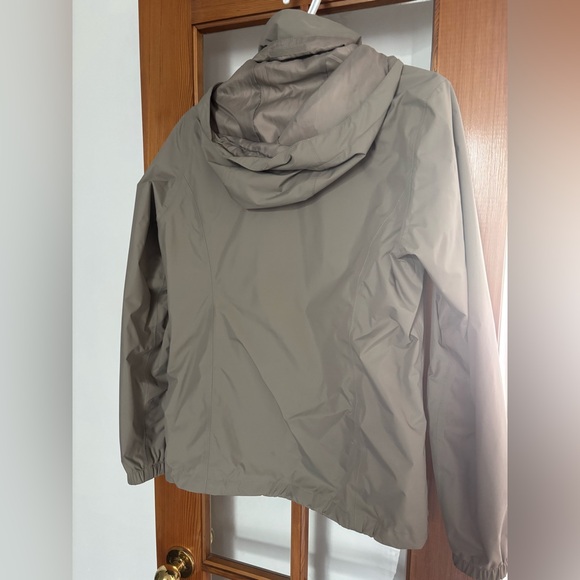 North Face Resolve Shell Jacket - Picture 7 of 7